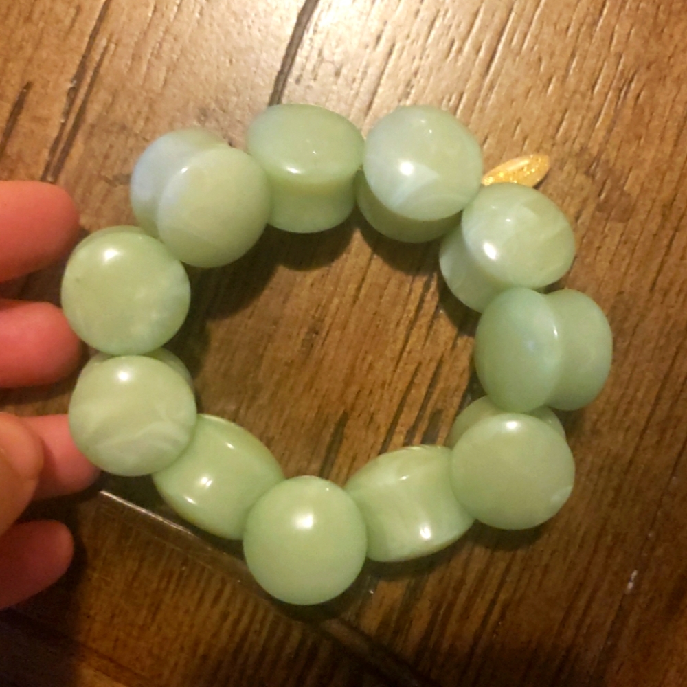 Plunder Design "Madison" Bracelet! Mint beads, elastic